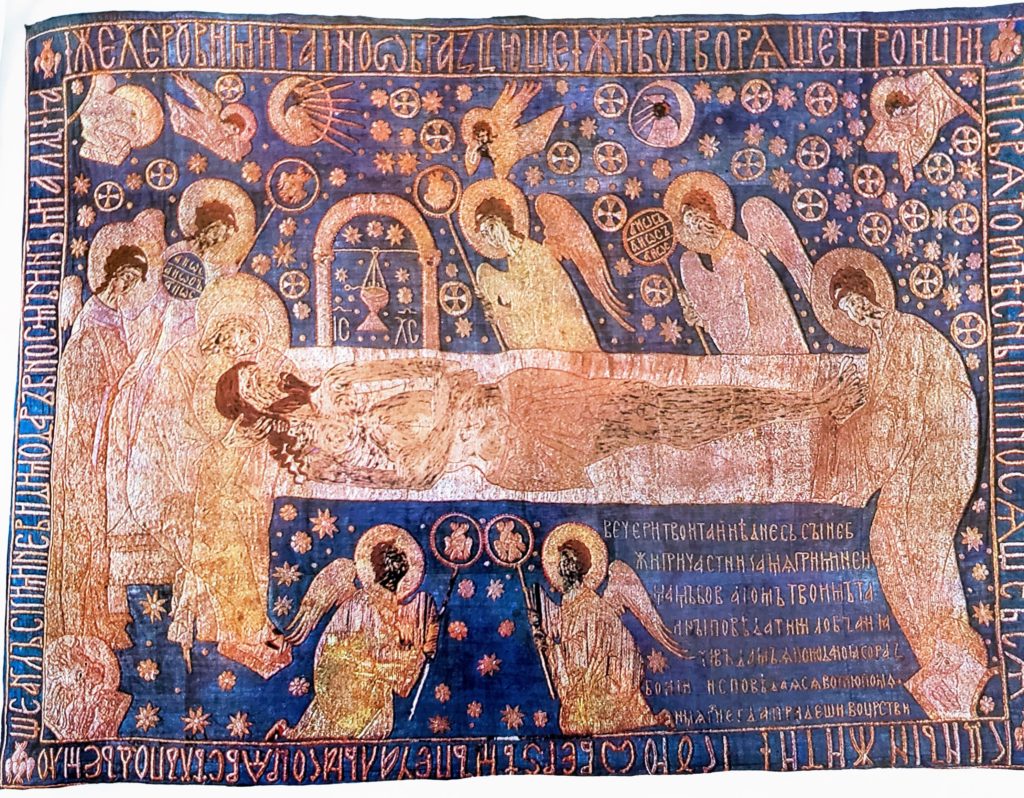 The Entombment. Epitaphios, 136 x 183 cm, Early 15th century, Moscow(?).
From the Trinity-Sergiev Lavra.
Zagorsk State Historical-Artistic Museum-Reserve (2437).